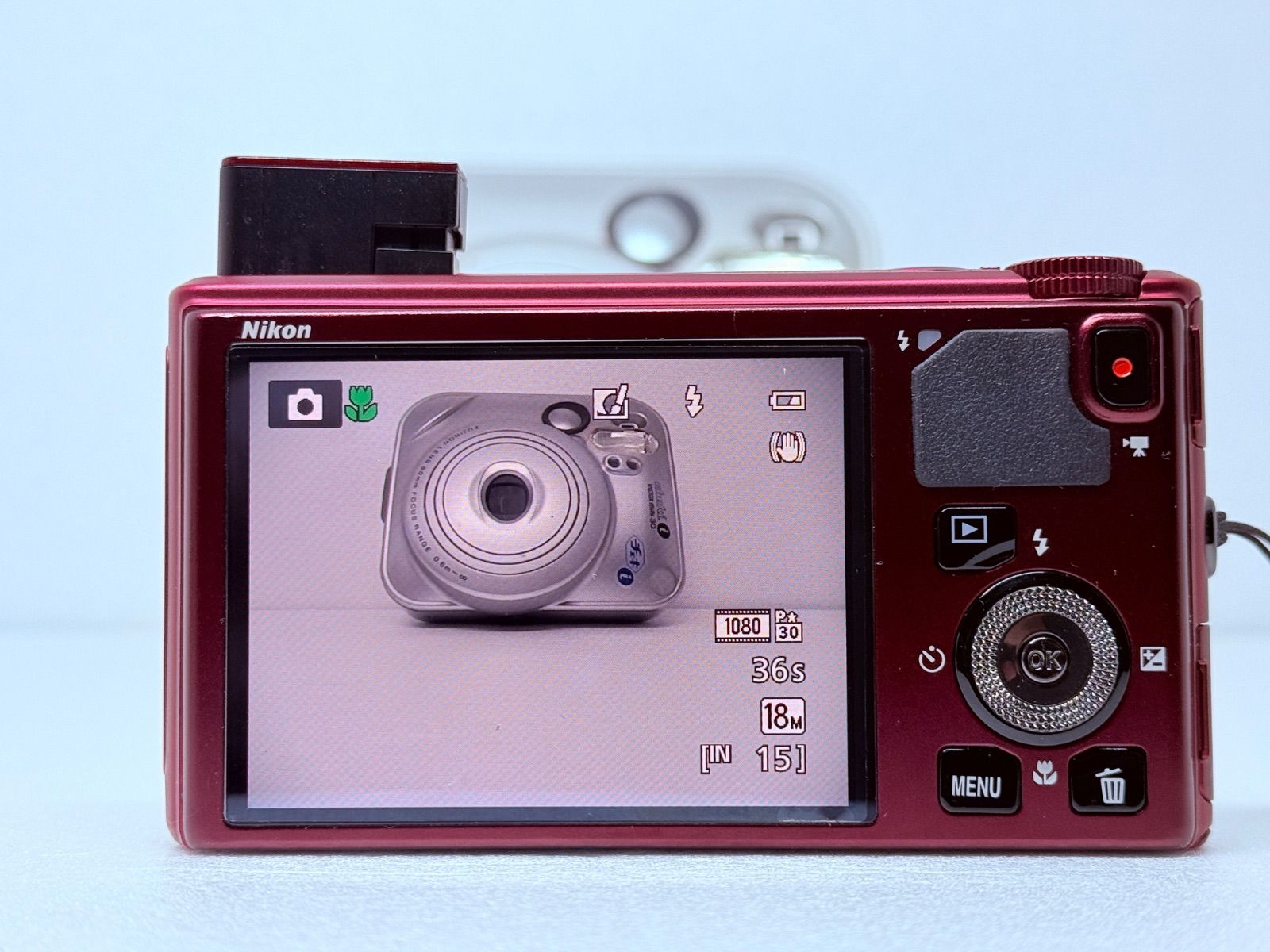 美品　Nikon COOLPIX S9400 赤　光学18倍ズーム コンデジ 美品 Nikon COOLPIX S9400 赤 光学18倍ズーム コンデジ