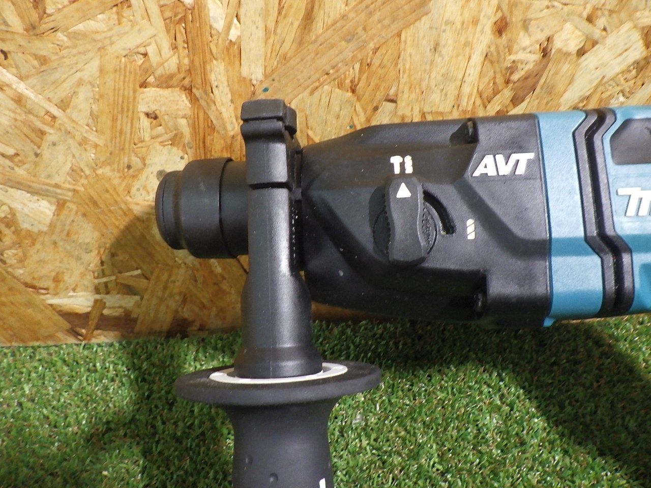 コンクリートなどの穴あけ作業に マキタ Makita 18ミリハンマドリル HR1841F 品