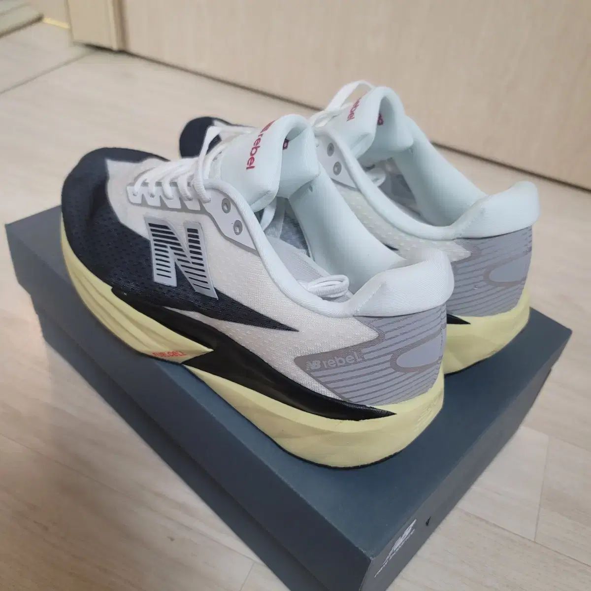 ニューバランス