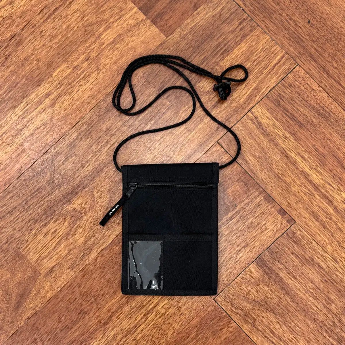 カーハート ブラック