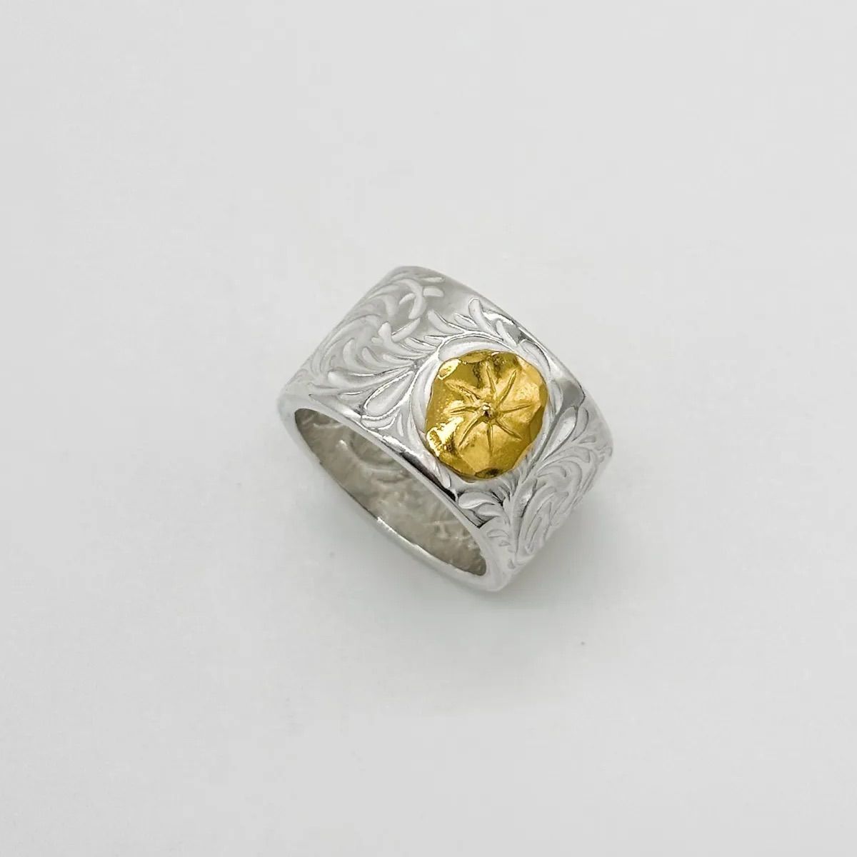 studio t&yシルバー ゴールド リング　唐草模様 1997年 STUDIO T&Y RC02-K2406 KARAKUSA Ring L with Gold Point L - メルカリ