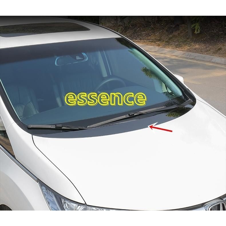 フロントカバーにある装飾的な明るいストリップ ホンダ オデッセイ