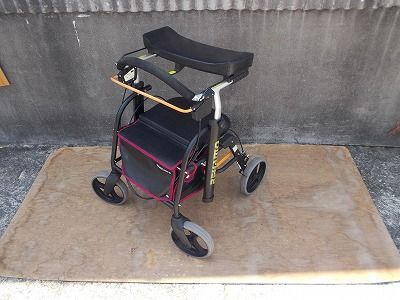 TS-25-0604-08 セール 一部地域を除き送料無料 前腕支持型歩行車