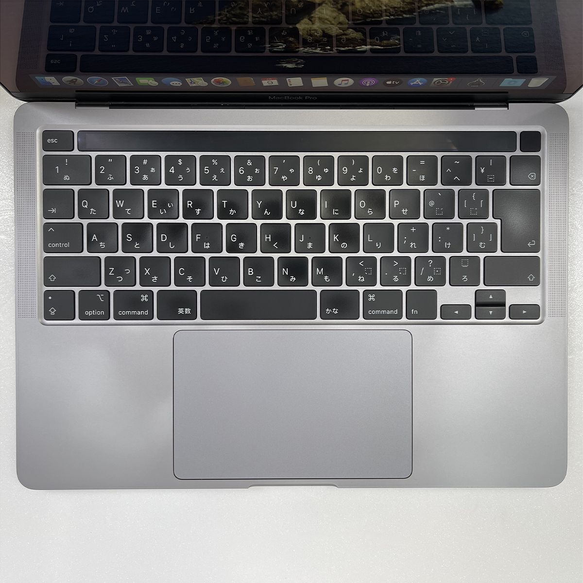 MacBook Pro 13インチ 2020 Four Thunderbolt 3 ports Cランク カラー