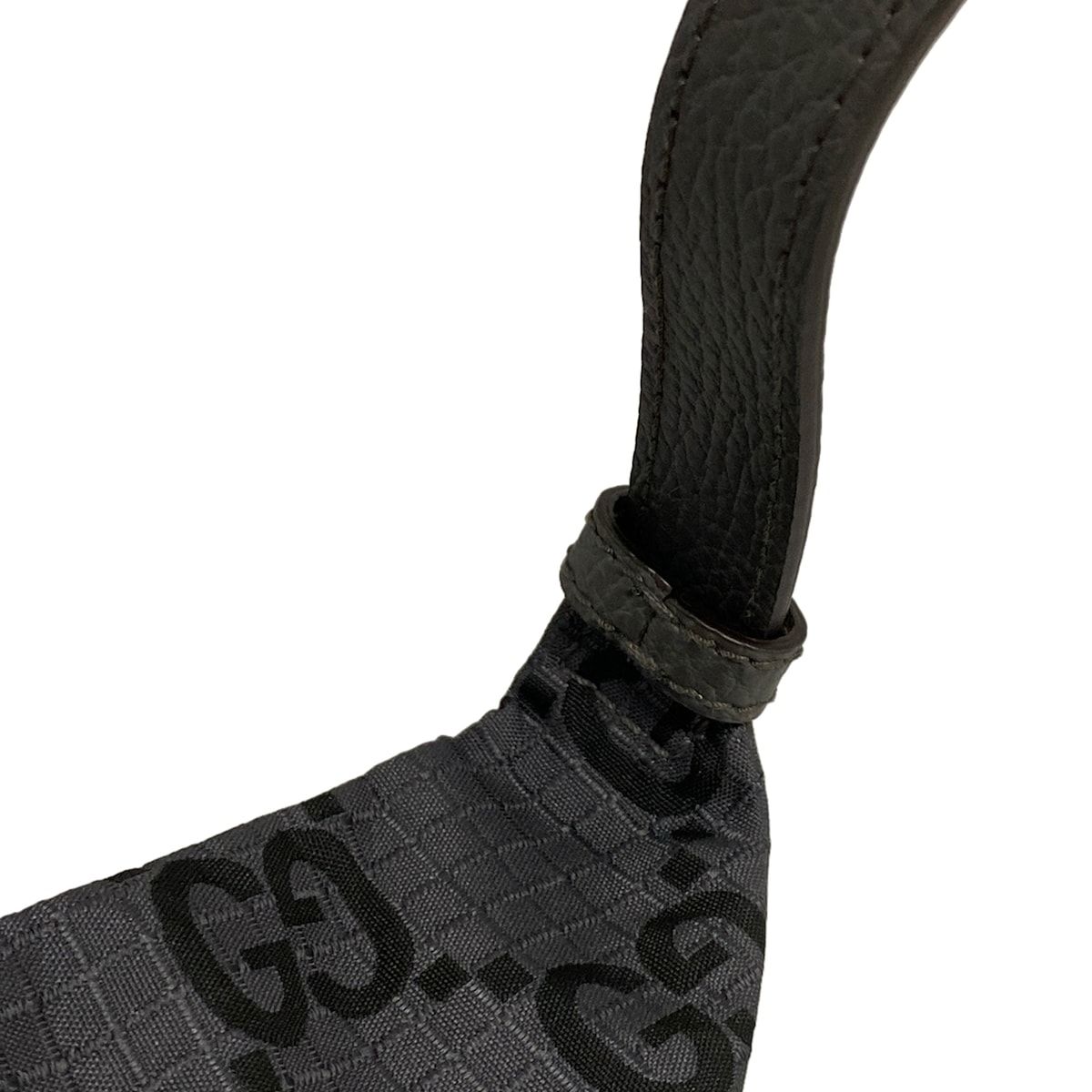 GGボディバッグ