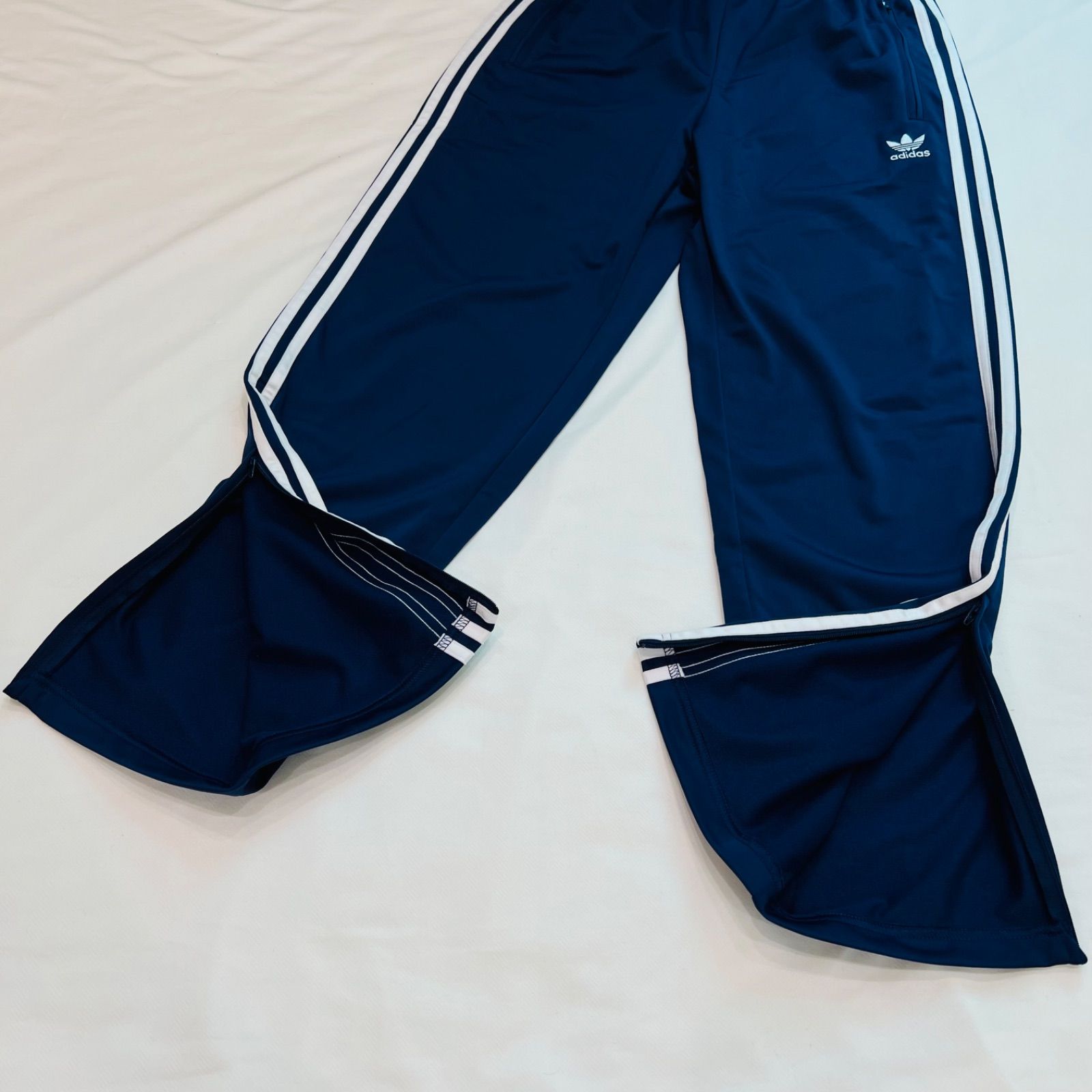 adidas テーパードトラックパンツ (アディダス)(ユニセックス