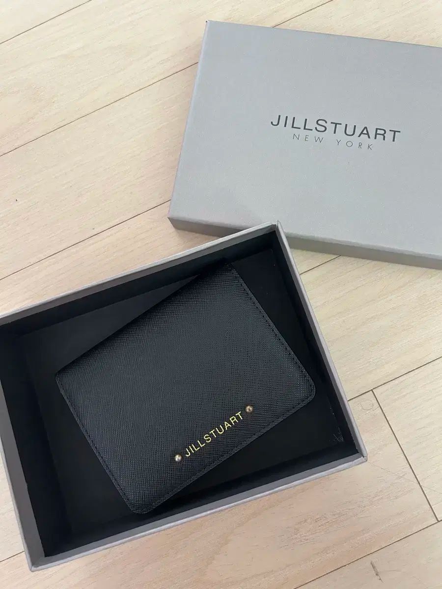 JILL STUART ジル スチュアート 二つ折り財布