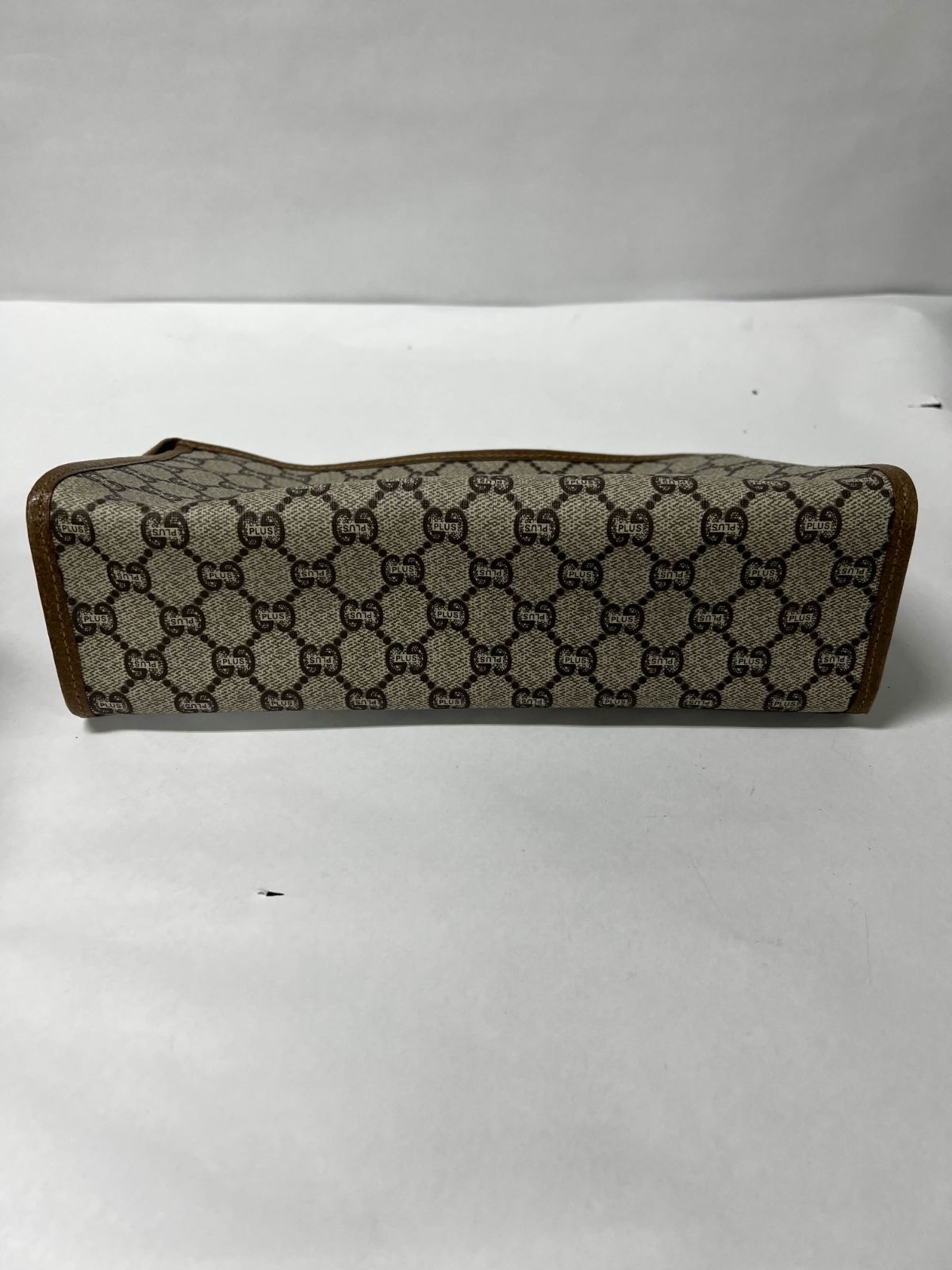 GUCCI グッチ GG クラッチバッグ 価格