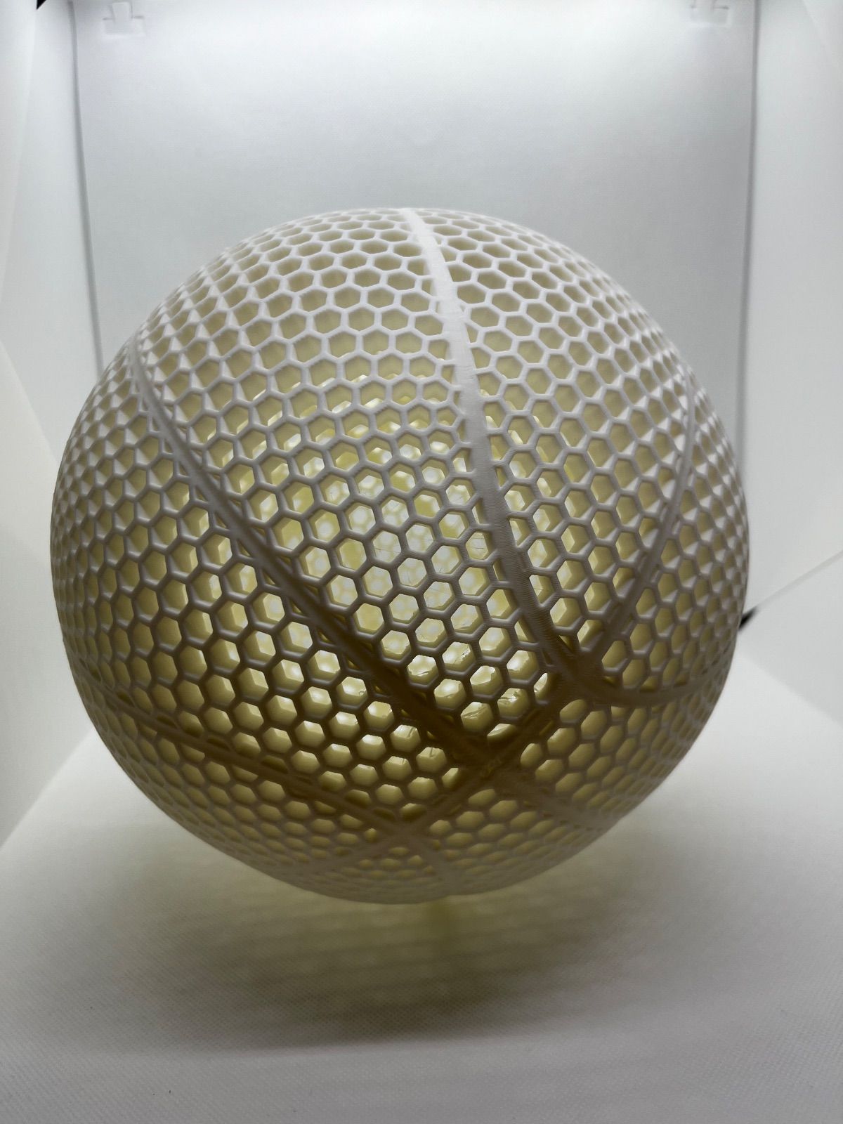 エアレスバスケットボール　3号球　柔らかい素材　白 New! エアレスバスケットボール 5号球 Airless Basketball Flex