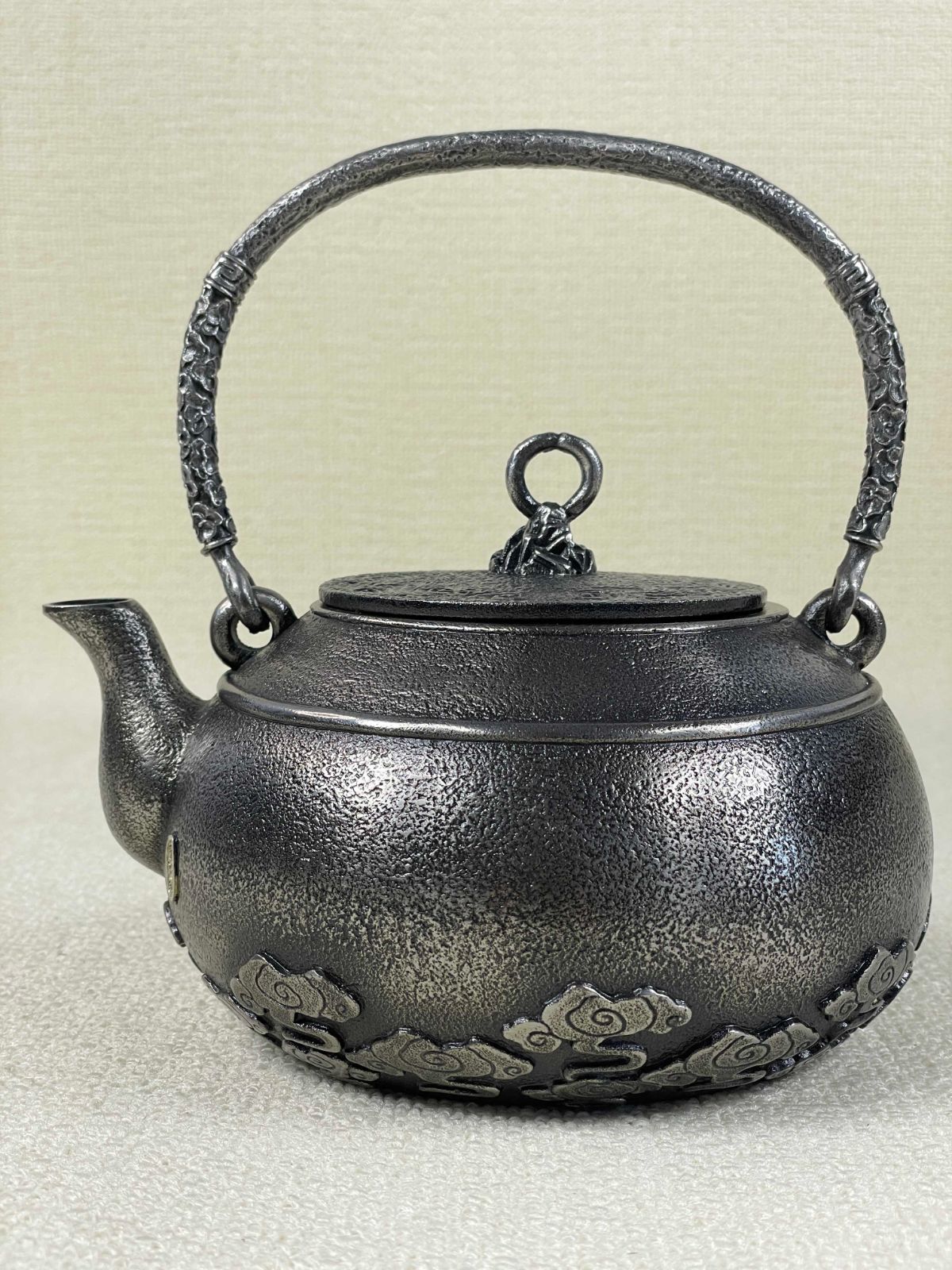 雨宮宗作 鉄瓶 純砂鉄 日本伝統工芸 茶道具 インテリア 美術工芸品 H66 A14