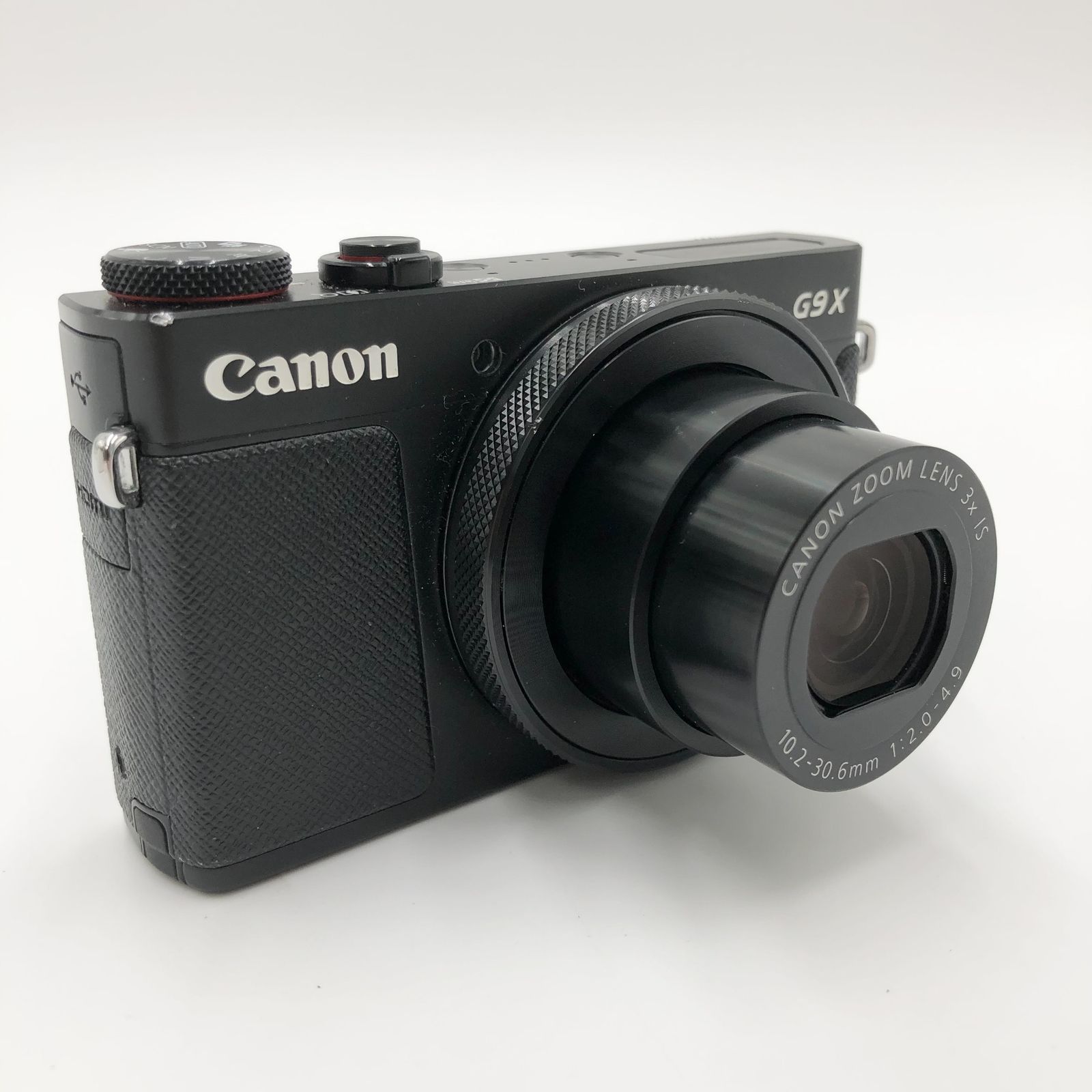 F2.0レンズ 光学3倍ズーム