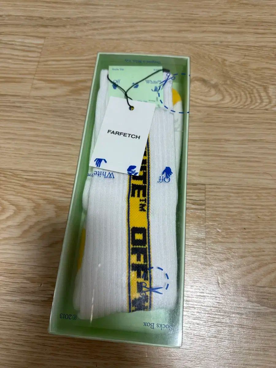 オフホワイト ソックス
