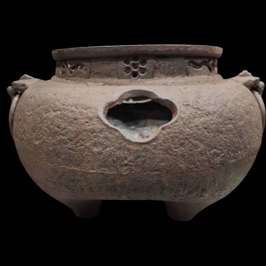 古美術 獣面鉄風炉釜 茶道具 風炉 茶器 古民家 古民具 火鉢 骨董