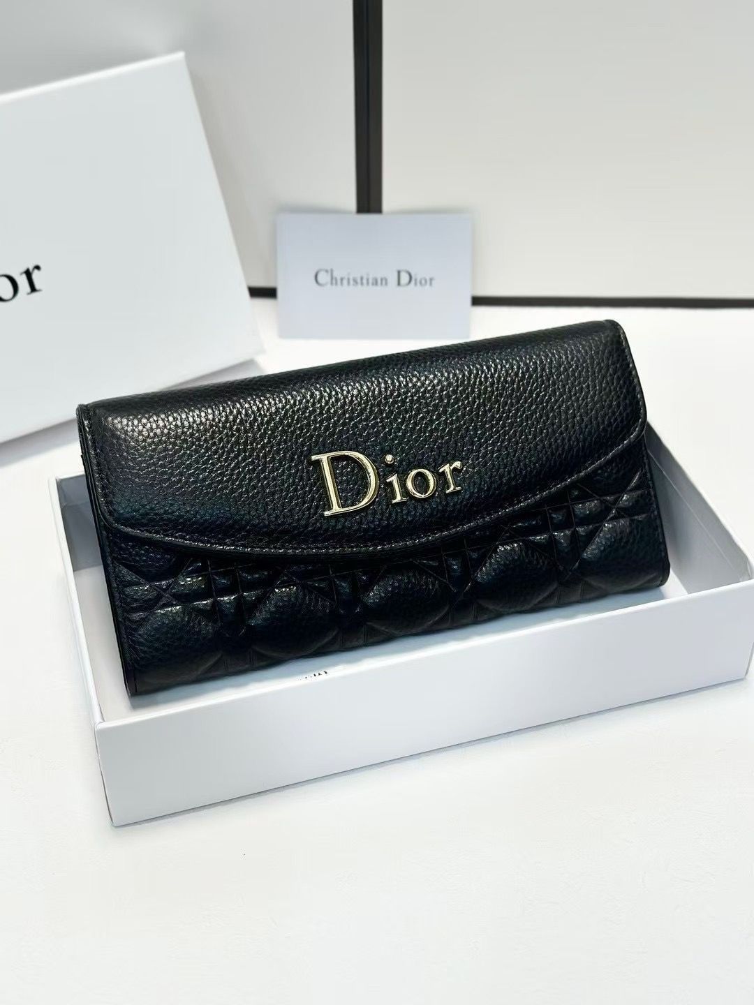 Dior ブラック 三つ折り財布　ディオール　レディース　エナメル 本日特価] ディオール レディース ウォレット ブラック 高品質