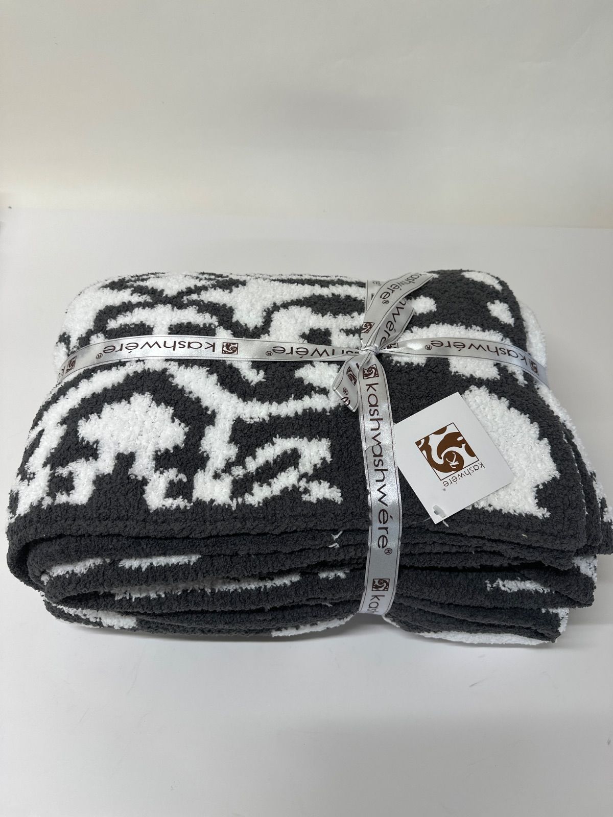 ♥ Kashwere THCH-DSK01 422 カシウエア ブランケット ひざ掛け ギフト プレゼント Throw - Damask SLATE|WHITE O|S