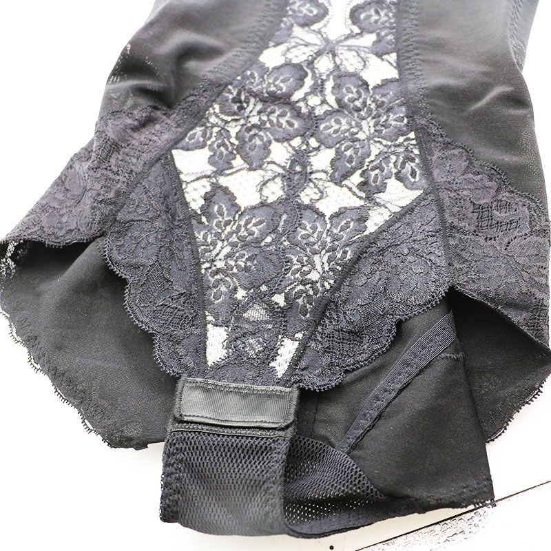 グラントイーワンズララドール 袖なしボディスーツ