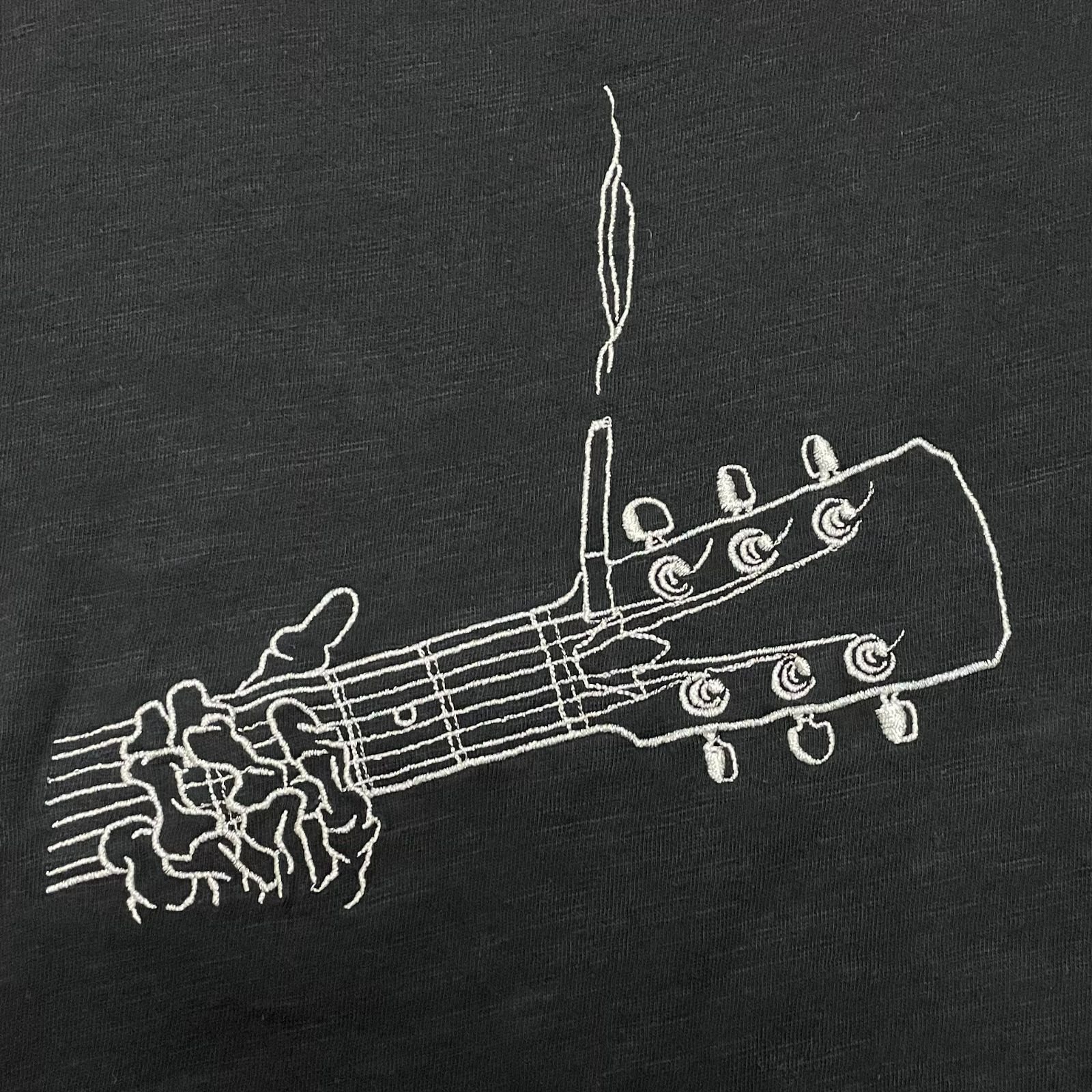 国内正規 AMIRI BLACK EMBROIDERED T-SHIRT ギター 刺繍 クルー