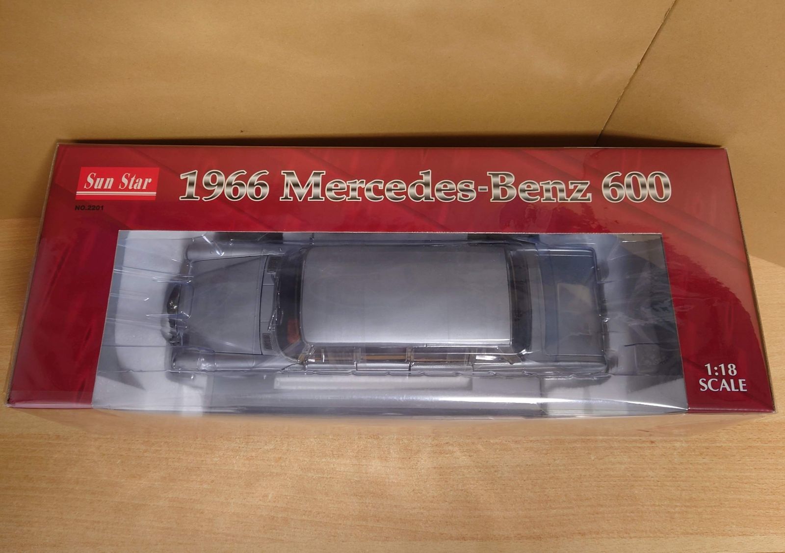 1/18 メルセデスベンツ Mercedes-Benz 600 1966 シルバー サン