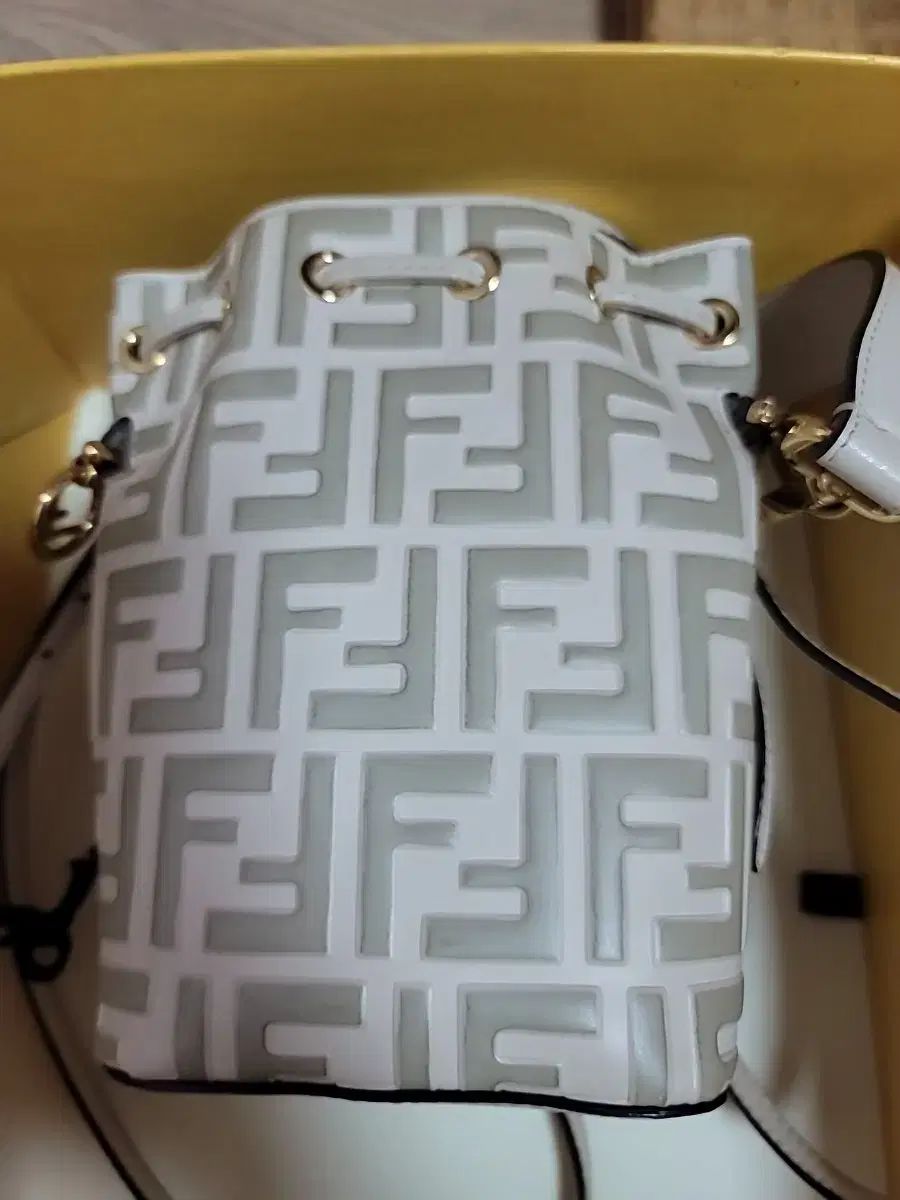 フェンディバケットバッグ