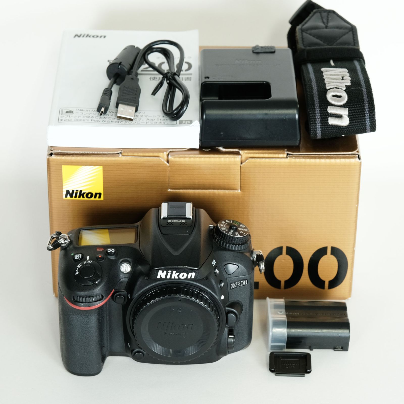 良品｜シャッター数22,917回] Nikon D7200 ボディ / ニコンFマウント - メルカリ