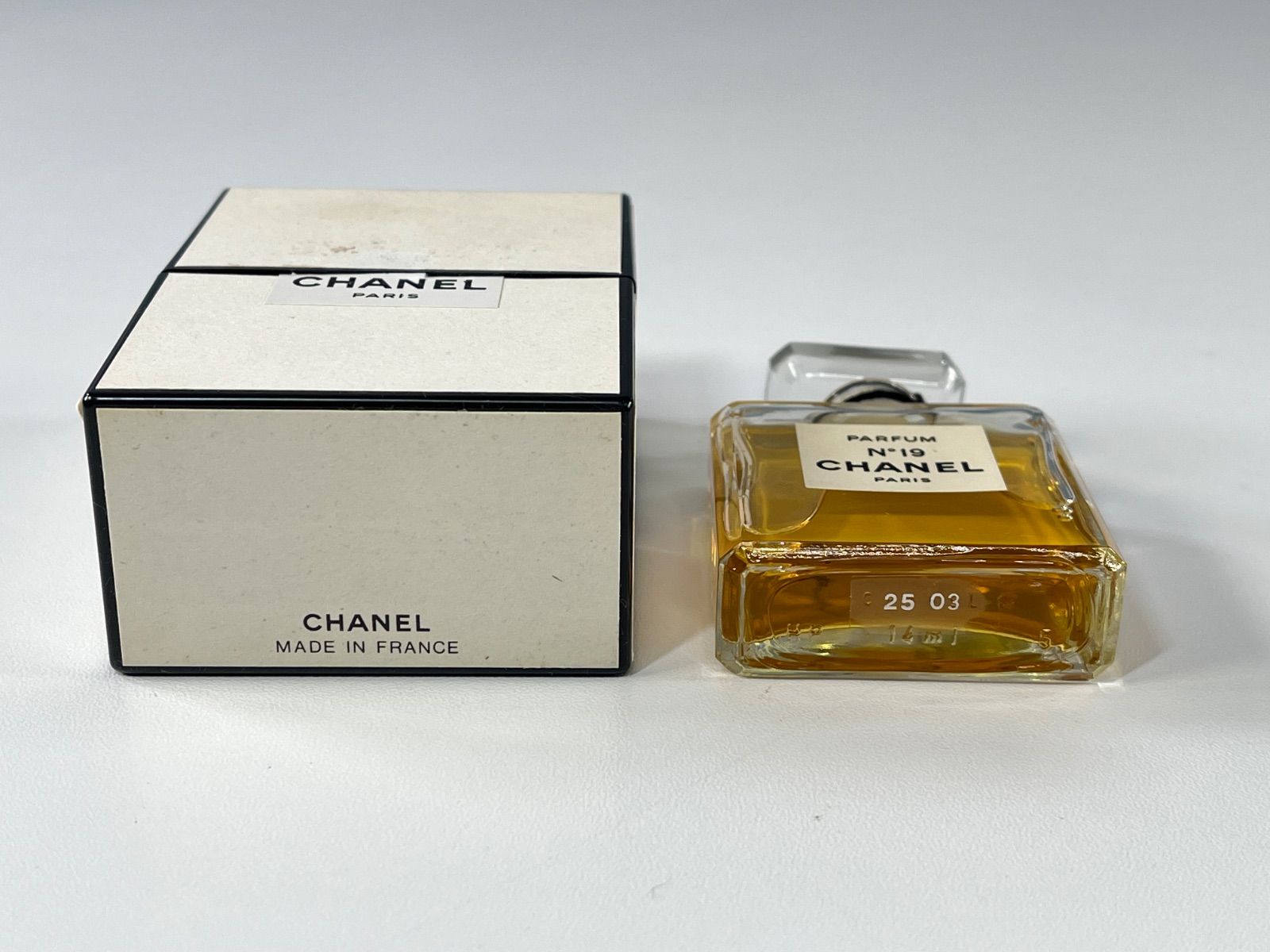 ☆2本 まとめ売り 未使用品 中古品 CHANEL N°19 EAU DE PARFUM