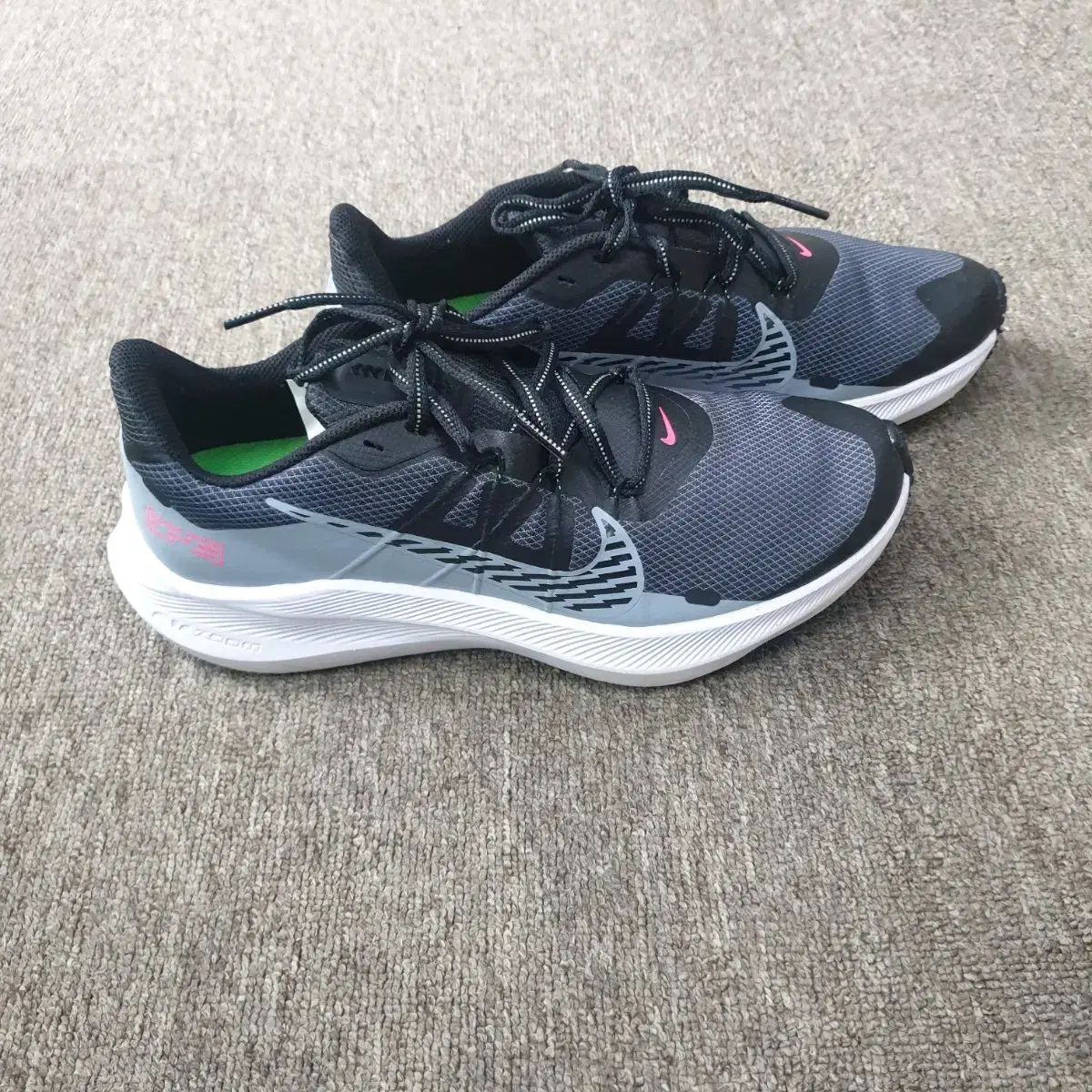 NIKE ナイキ ランニングシューズ 265 1 2回着用 とても快適