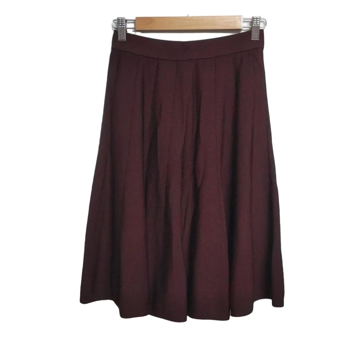 0001 TO BE CHIC トゥービーシック ひざ丈スカート 42サイズ TO BE CHIC - 新品！TO BE CHIC トゥービーシック ビジュー