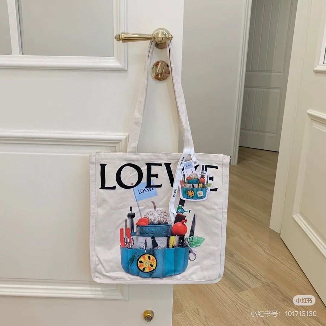 新品】希少品 人气No.3 LOEWE ロエベ 《クラフテッド・ワールド