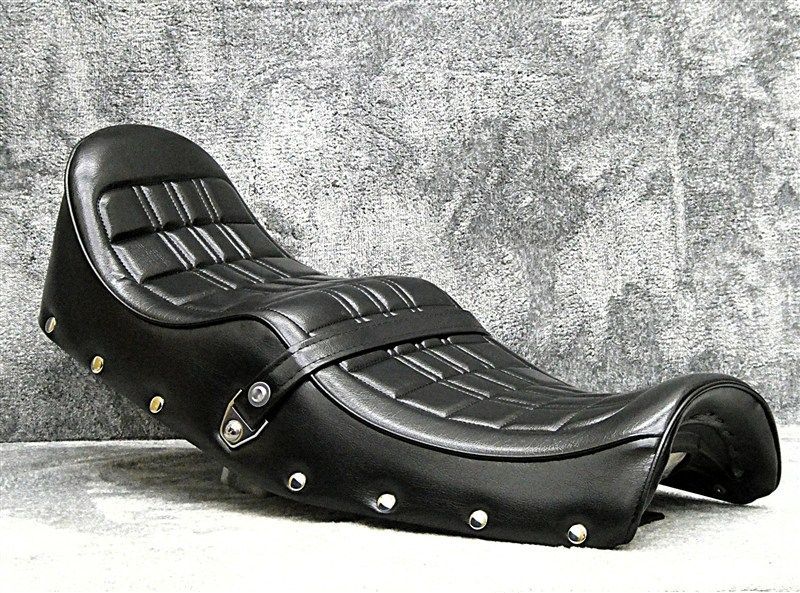 NC36 鋲打ち 黒E4柄 カスタムシート |チョビ三CB400four ヨンフォア アンコ抜き 3段 ローダウン へっぽこ社長 外装 タックロールシート