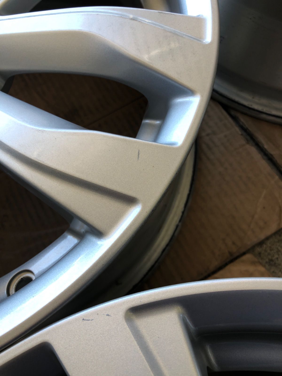 純正アルミホイール 16インチ