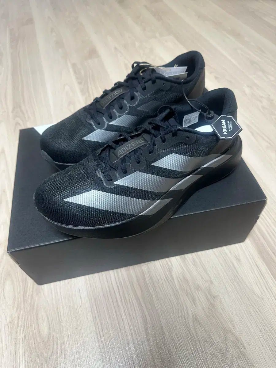 adidas アディダス