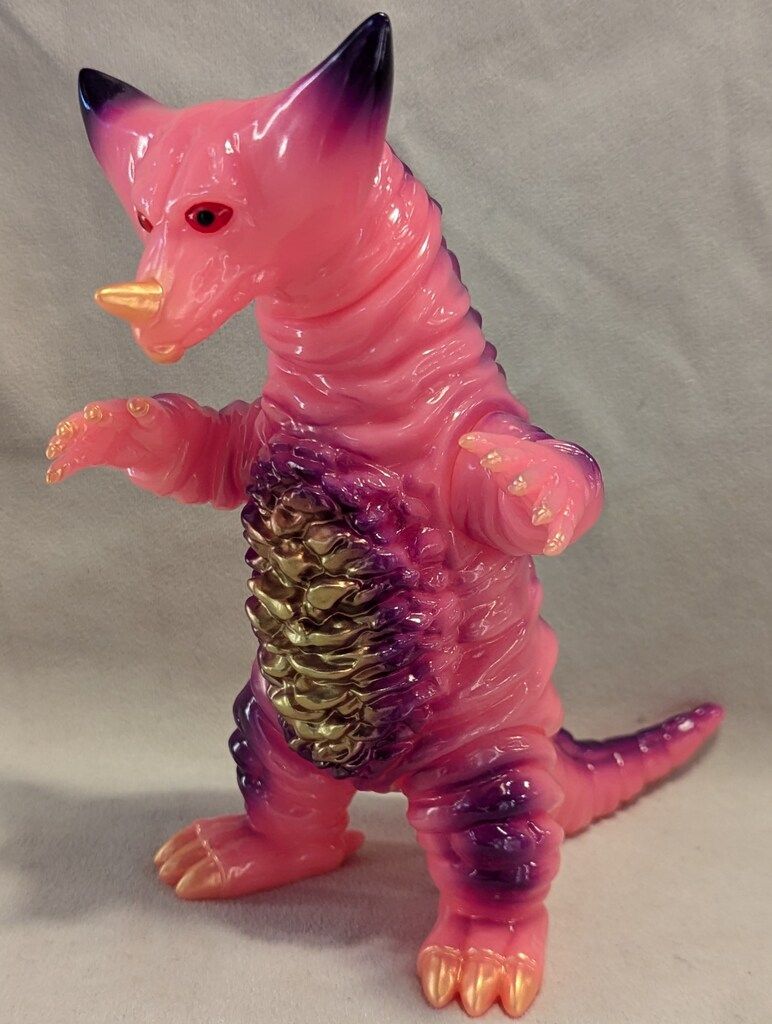 STRANGE GALLERY 僕の怪獣 怪奇画廊 ゴモラ 桃蓄光