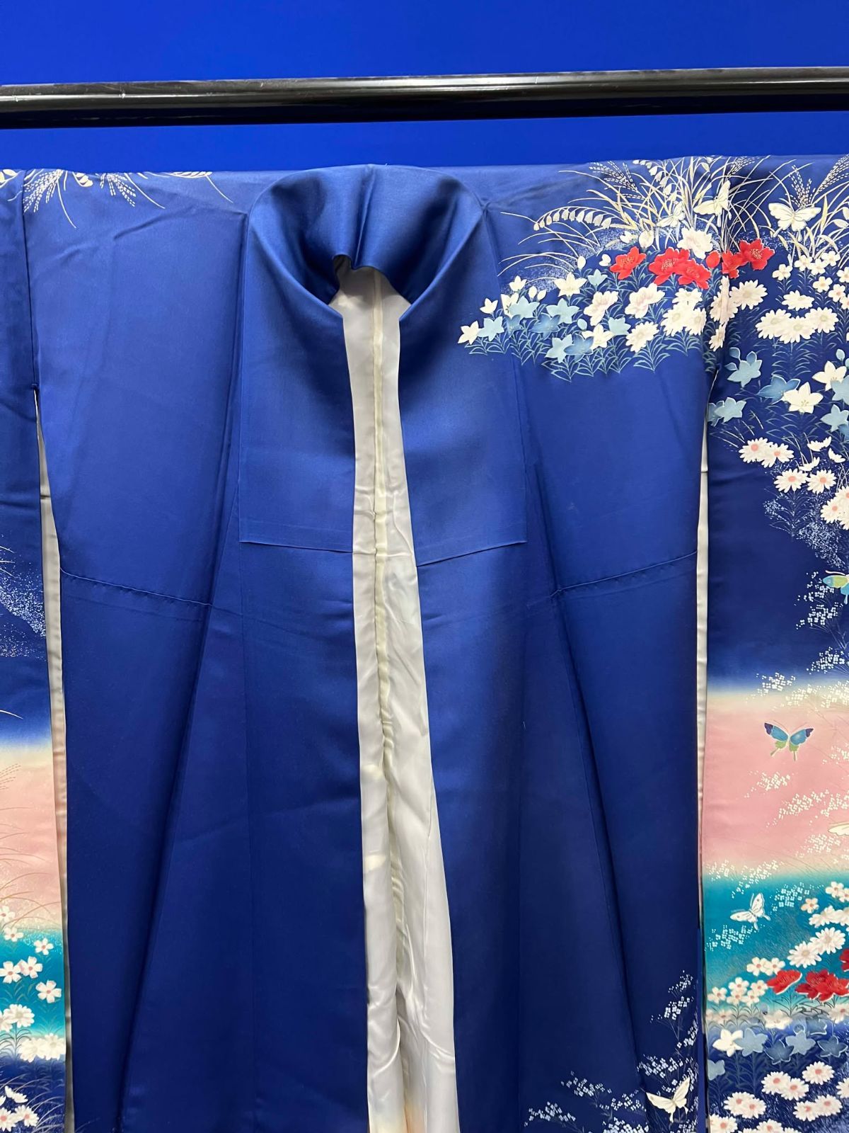 正絹流れ模様に洋花