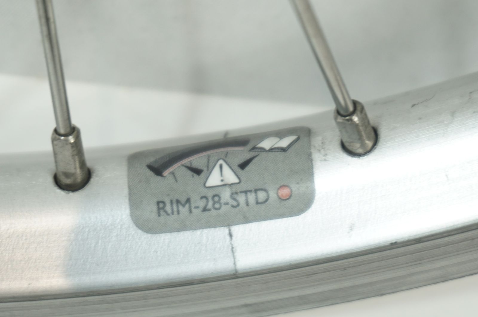 BROMPTON 「ブロンプトン」 16インチ ハブダイナモホイール