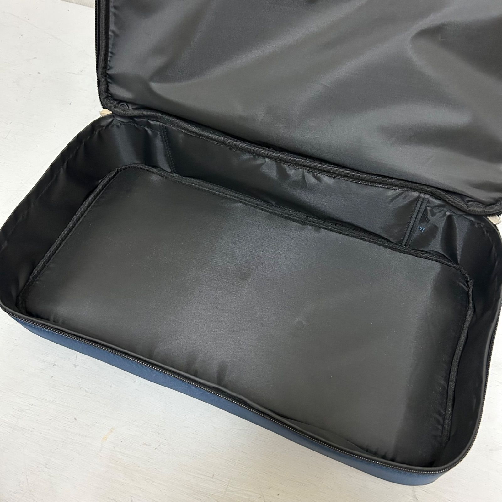 美品 MUNSING WEAR マンシングウェア エナメル ボストンバッグ