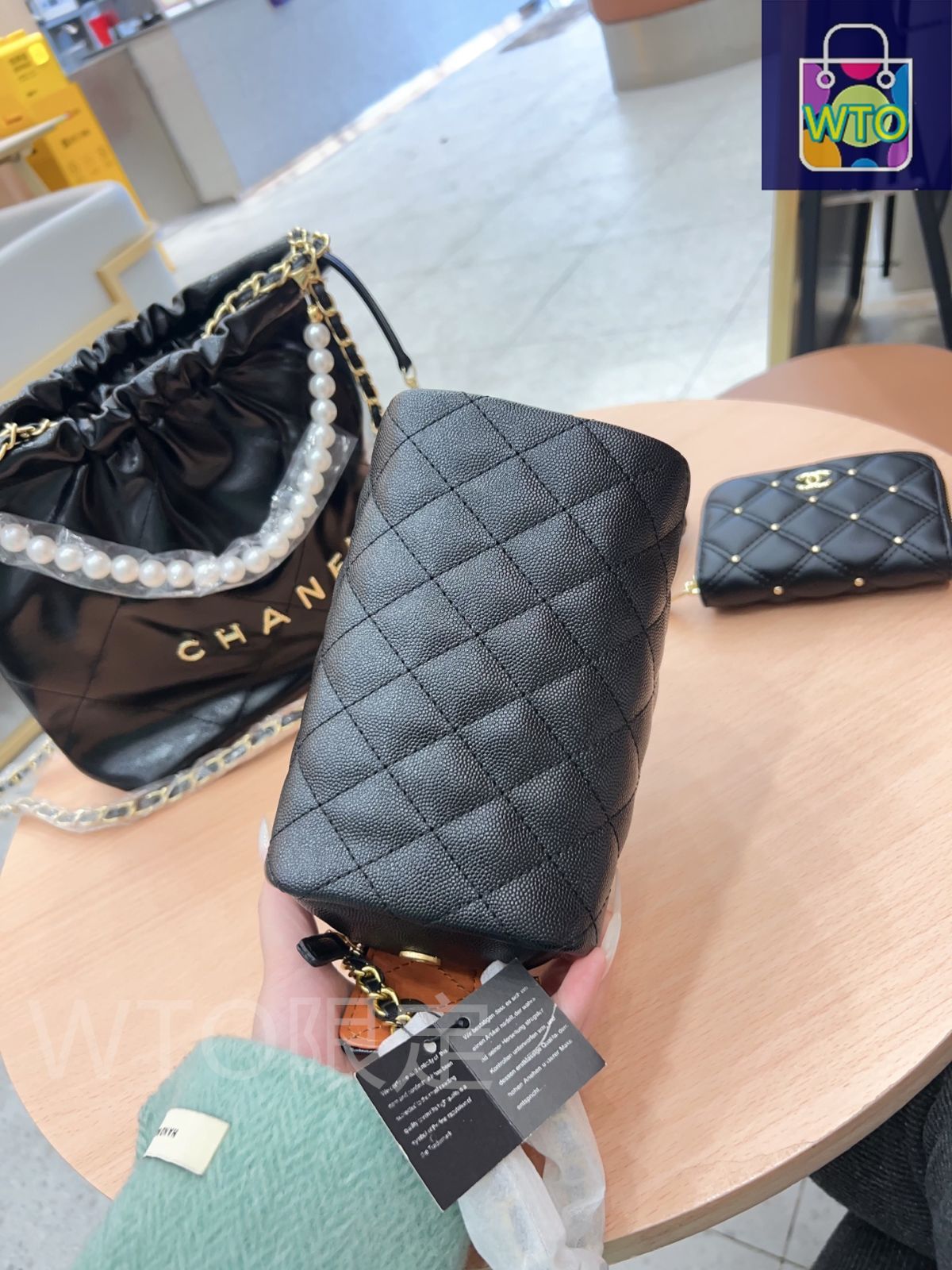 週末限定お値下げ☆限界価格☆新品未使用USシャネルメイクポーチのみネイビーカラー 本日特価] TOP New 2025 高品質3点セット - Chanel パール