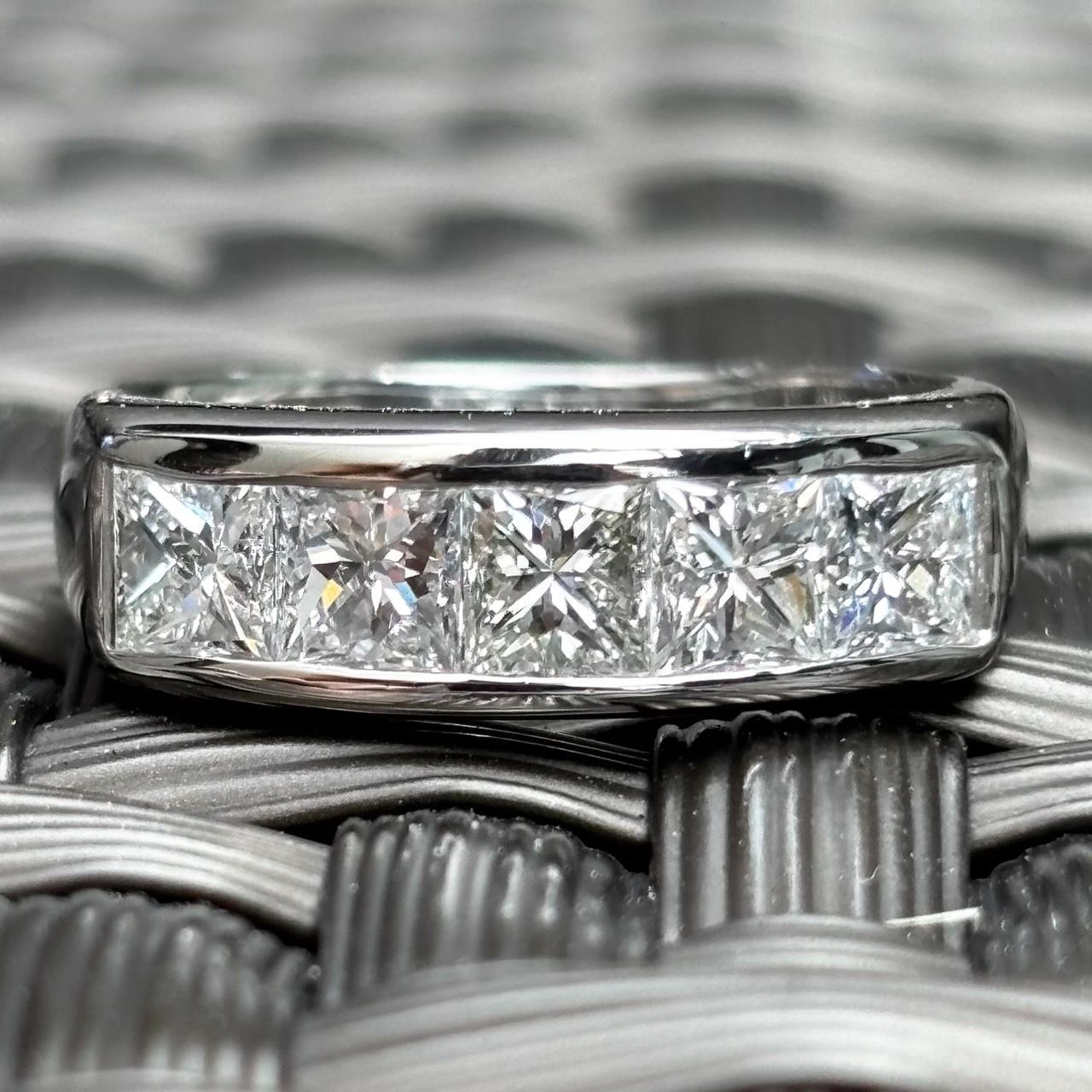 値下げしました❗️PT900プリンセスカット1ct１文字ダイヤモンドリング 限定品大特価】pt900 pt950【1.0ctUP】プリンセスカット