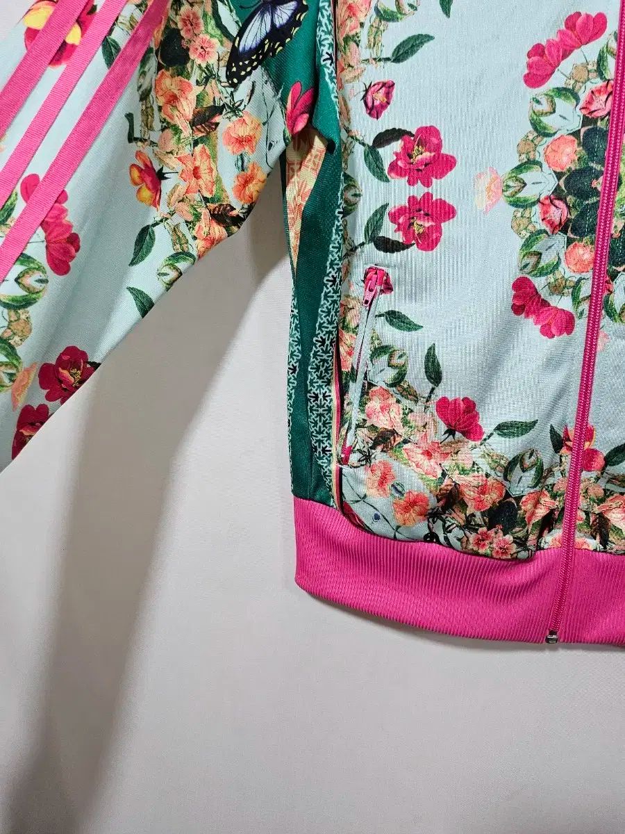 adidas アディダス