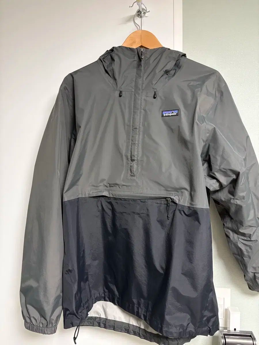 patagonia トレントシェル アノラック ブラックグレー L
