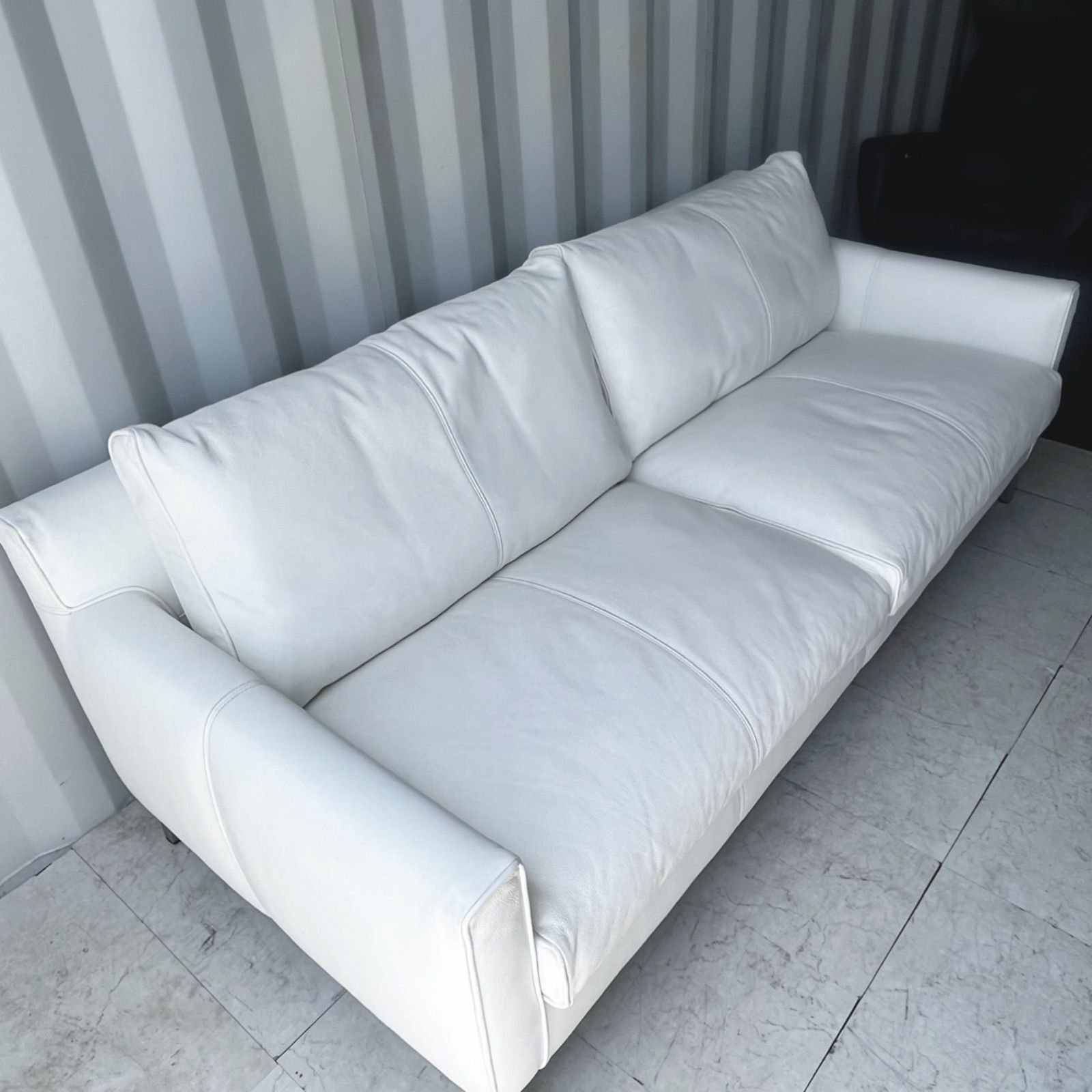 取付無料！アクタス アイラーセン ストリームライン ホワイトレザー3Pソファ✨ 取付無料！アクタス アイラーセン ストリームライン ホワイトレザー3P