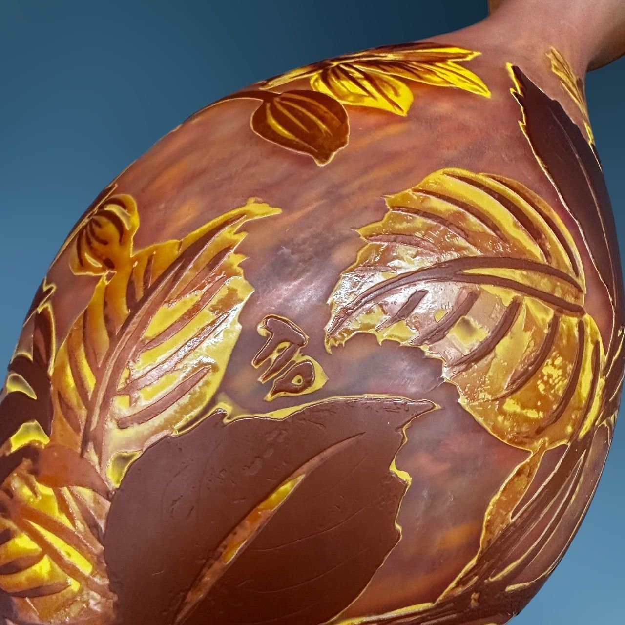 【証明書】　エミールガレ 　　花瓶　カメオ彫り　被せガラス　高さ26ｃｍ エミールガレ かわいいサイズ 一輪挿し 花瓶 カメオ彫り 被せガラス