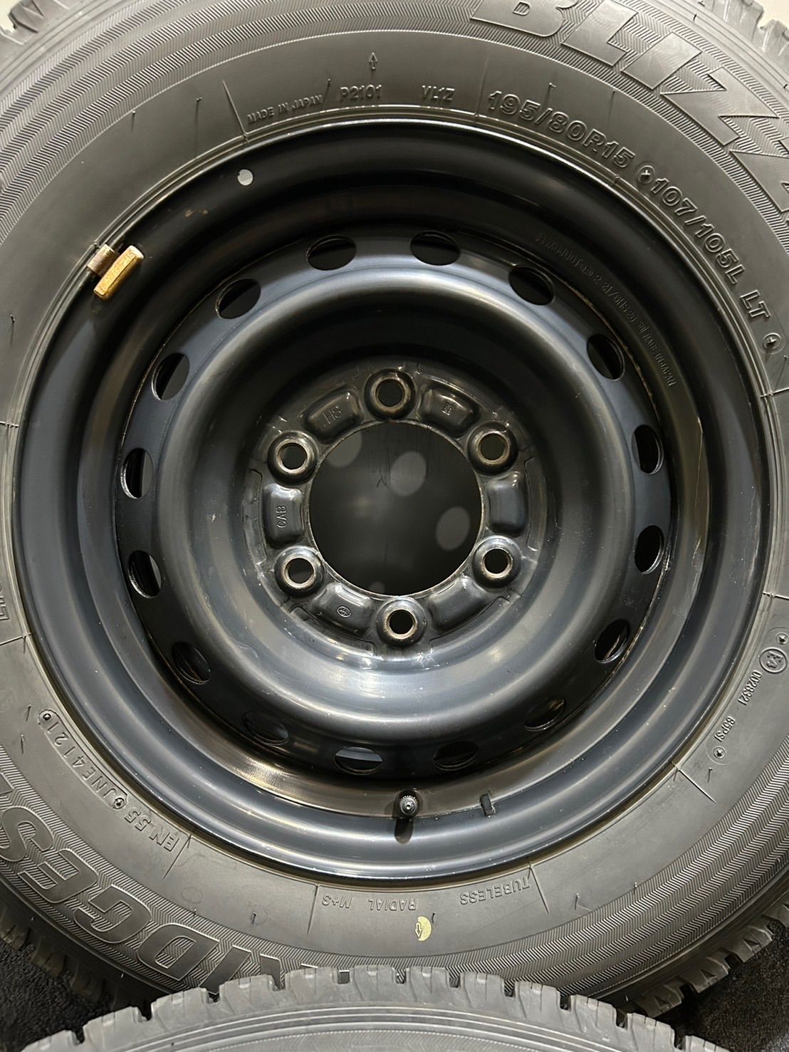 ☆195/80R15 107/105L LT BRIDGESTONE/VL1 21年製 トヨタ ハイエース 純正 スチール 15インチ 6J +35  139.7 6H スタッドレス 4本(南7-F583) - メルカリ