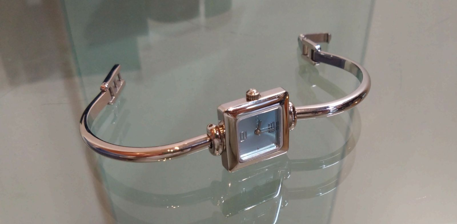 785 綺麗！GUCCI グッチ ブルー文字盤 レディース 腕時計 クォーツ