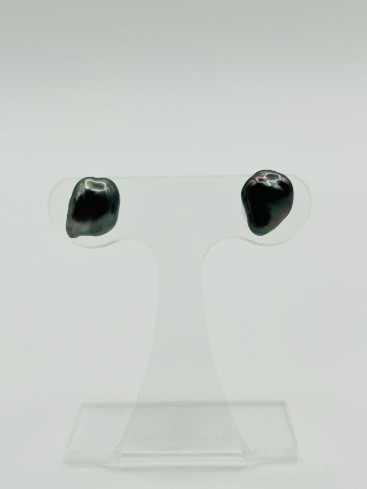 タヒチ 黒蝶 パール ケシ 真珠 ピアス PT900 6.0mm 芥子 KESHI プラチナ