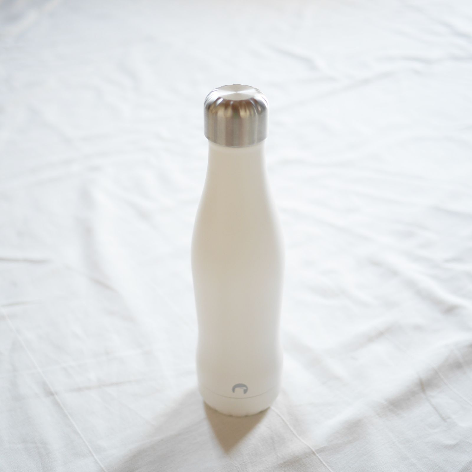 EAGLE products イーグルプロダクツ CURVE BOTTLE カーブボトル solid white ホワイト 水筒 魔法瓶  ダブルウォール 保温 保冷 キャンプ アウトドア swell ノルウェー メルカリ