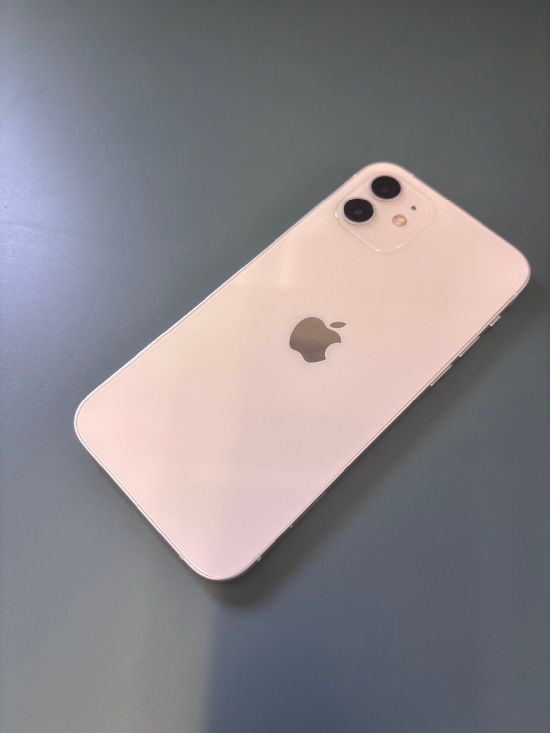 iPhone12 64GB ホワイト Softbank 展示品 バッテリー良好 apple 送料無料 アイフォン