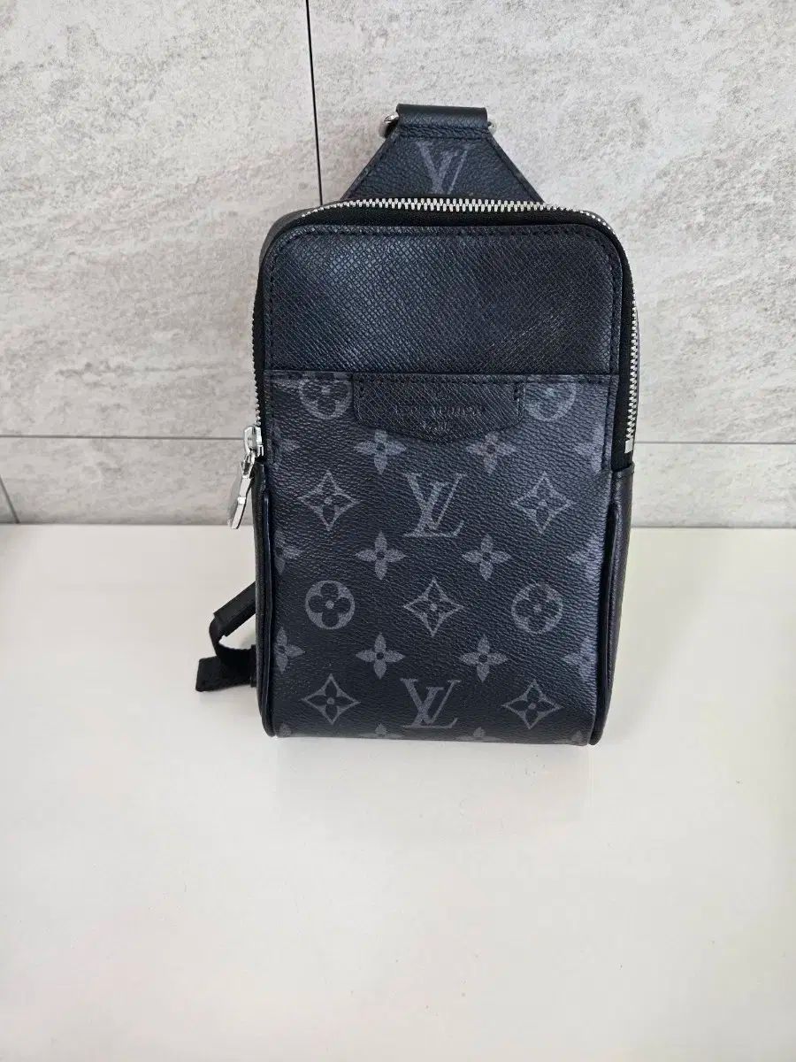 Louis Vuitton ルイヴィトン Outdoor アウトドア スリングバッグ クロスボディバッグ