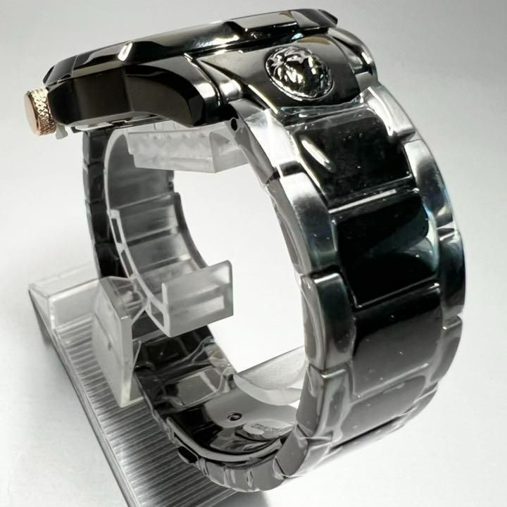 【新品】ヴェルサス/ヴェルサーチ 定価4万円 メタリックブラック メンズ腕時計ぴーくんの腕時計