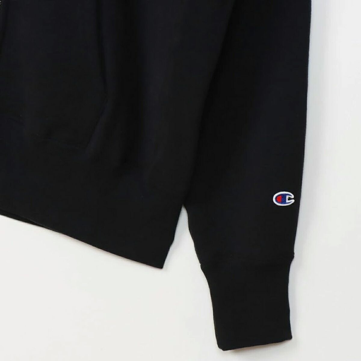 SWEAT SHIRT