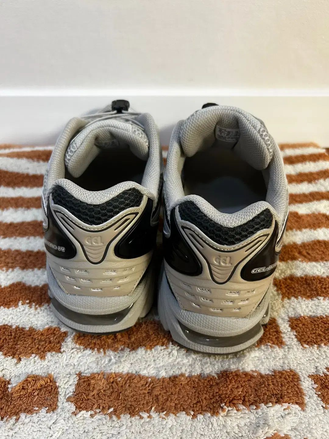 Asics アシックス